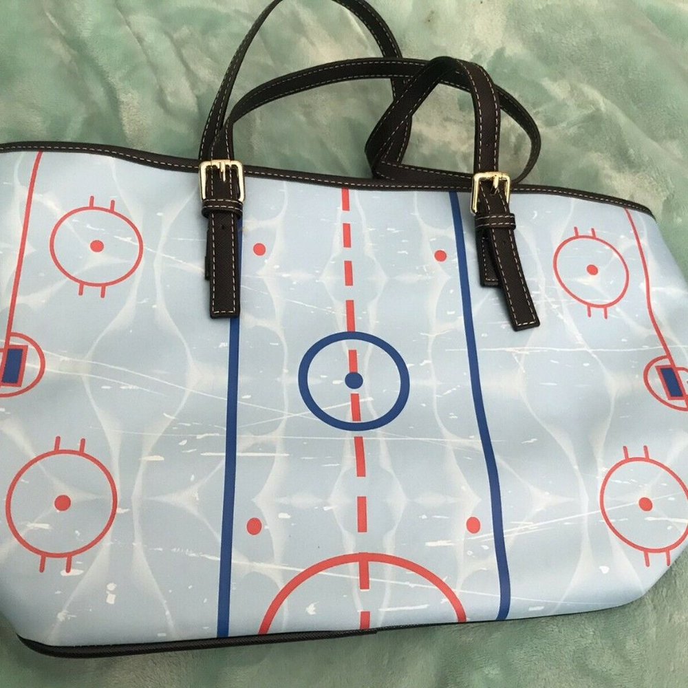NEW Blue Hockey/Ice skate Ice rink Tote/Purse